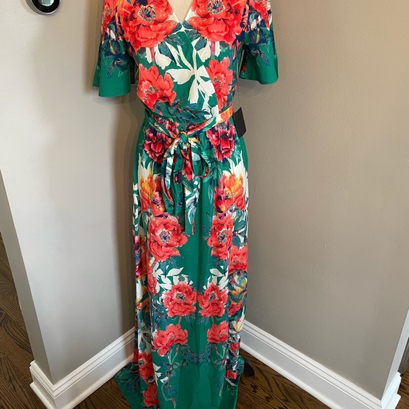 NWT $72 Still In Paradise Green Floral Print Maxi Dress NWT $72 - Picture 8 of 8